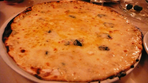 ピザの美味しいイタリアンへ_e0148373_125182.jpg