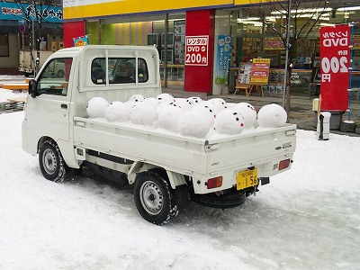 2/11　雪だるま族。。_a0045119_1483650.jpg