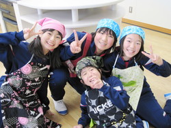 南中山小学校5年生の子供達が米粉パン作りを体験しました_e0061225_142934100.jpg