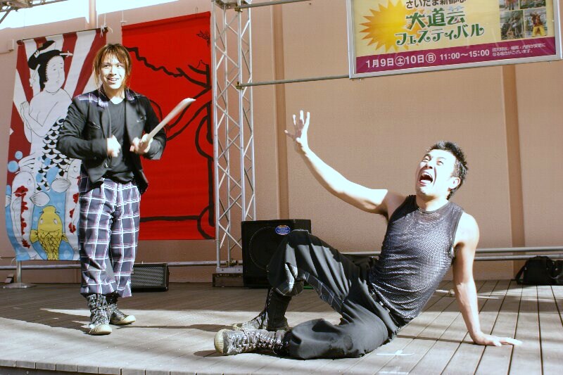 コメディアクロバット&ダンス 『 GABEZ 』_a0122932_1238216.jpg