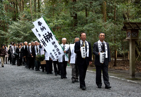 献枝祭で神宮へ_b0145296_1791321.jpg