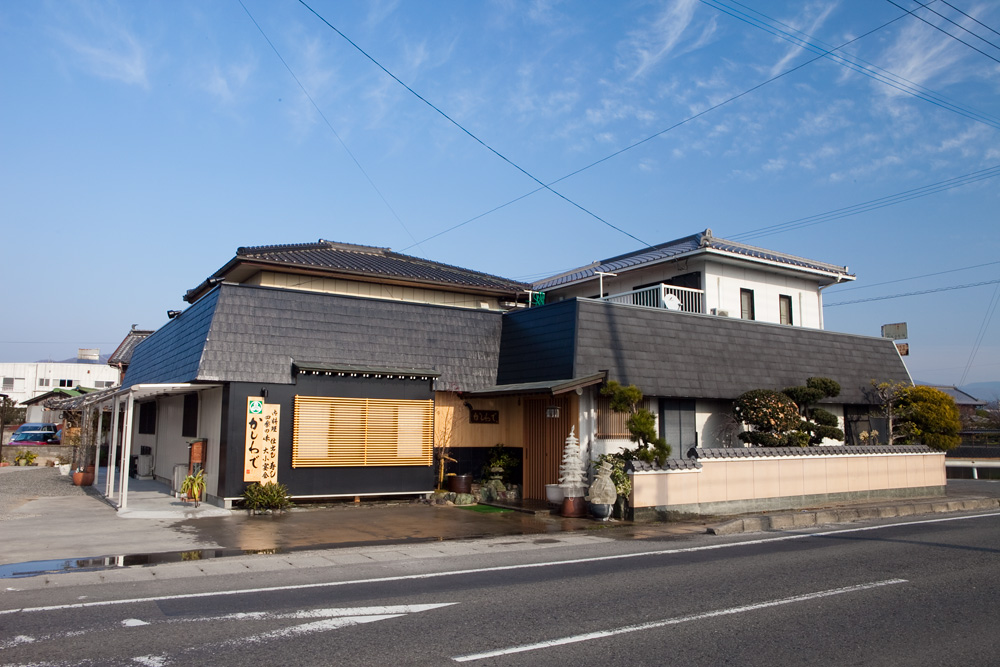 寿司・割烹料亭の『かしわで』さん〜その1〜_a0163962_17505257.jpg