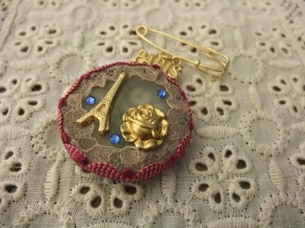コラージュブローチ＆100年前のカレンダー！_d0148729_2121713.jpg