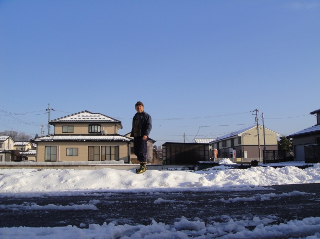 晴れ間の朝の残雪_c0108460_10442322.jpg