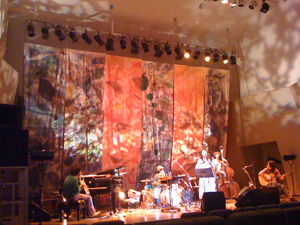 羊毛とおはな ライブinとやま2010 飾付けしました_b0151262_18404521.jpg