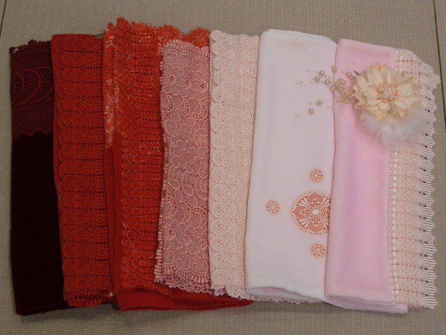春先まで使えるショール_e0167832_1963647.jpg