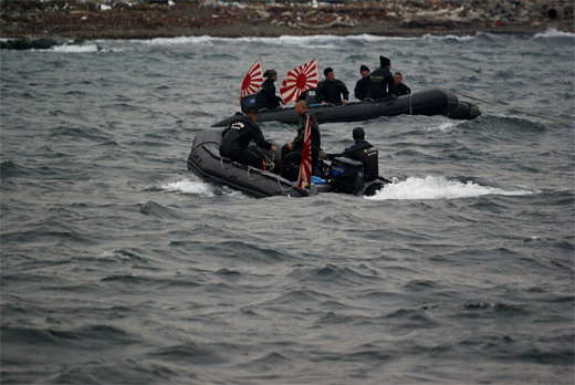 『YOKOSUKA軍港めぐり』新たなる旅立ちの日の横須賀の港は…_e0150566_2281220.jpg