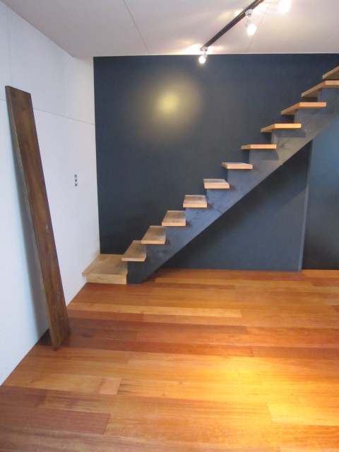 メルバウ SOLiD「無垢材セレクトカタログ」/ 材木店・製材所 新発田屋(シバタヤ)