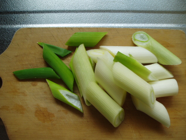 ＜イギリス料理・レシピ＞ 長ネギとグリーンピースのレモンバター風味【Leek and Peas in Lemon Butter】_e0038047_10121618.jpg