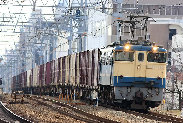 72レ Ef65 1136 さくら夙川 73レ Ef65 1033 芦屋 線路脇の小道