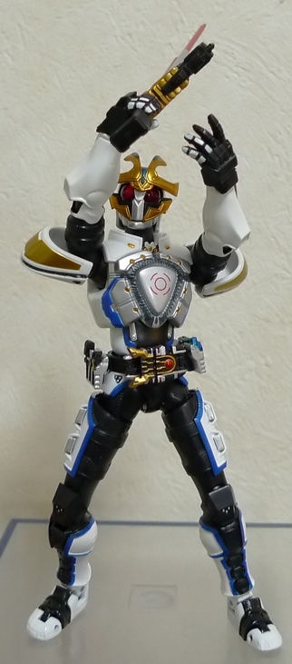 S.H.フィギュアーツ 仮面ライダーイクサ_a0066669_2395538.jpg