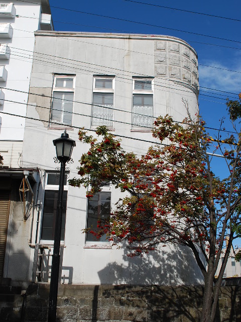 旧仁壽生命函館支店(建築家・関根要太郎設計作品？研究)_f0142606_1452247.jpg