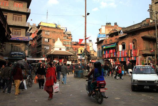 ネパールを歩く14　カトマンドウ　インドラチョーク_e0048413_20332423.jpg