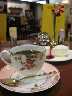 珈琲の街ひろさき第1弾(10)*カフェ・コンフォール(弘前市)_b0147224_2242173.jpg