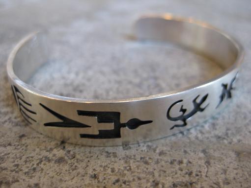 HOPI ホピ族のシルバーバングル_b0139281_2143346.jpg