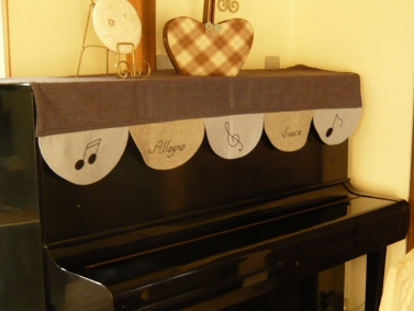 ピアノカバー E Sのアトリエから 暮らしを楽しむ手作り品