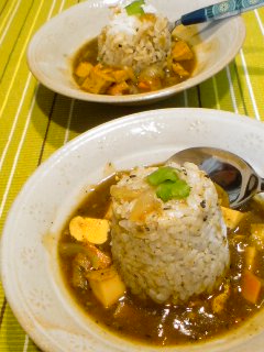 おひなさま×3・・・厚揚げと黒胡麻のスープカレー。_f0177295_11205446.jpg