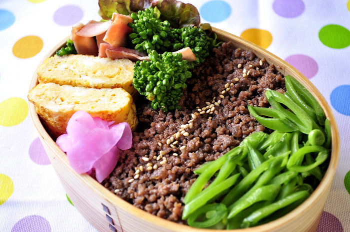 菜の花&そぼろ弁当_b0171098_7533580.jpg