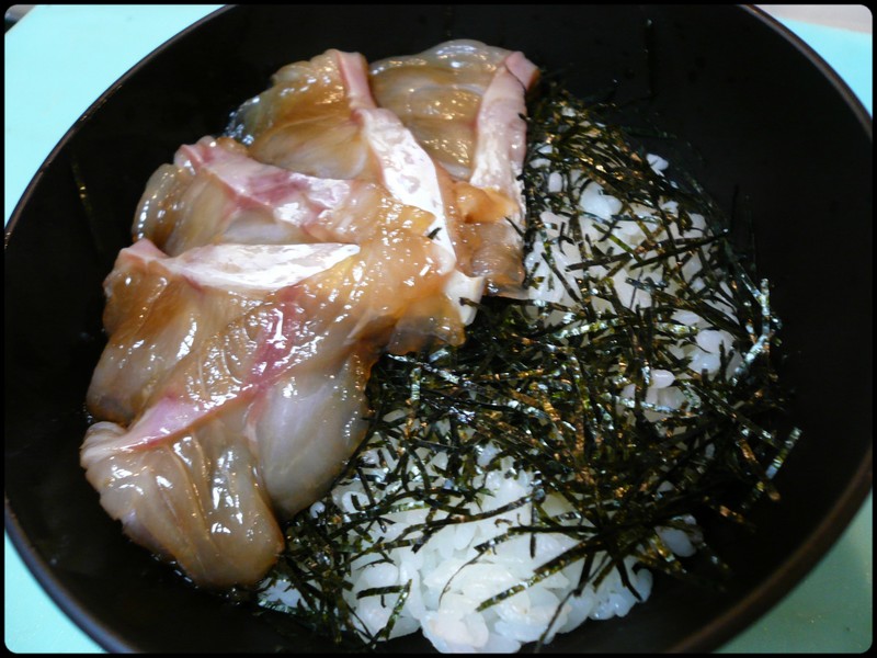 のどぐろ三味丼_e0192200_8475640.jpg