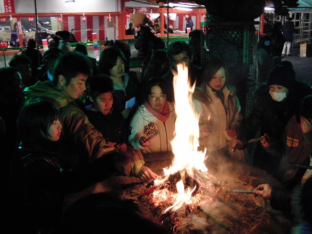 明日まで「毘沙門天大祭」開催中!_f0141310_23174927.jpg