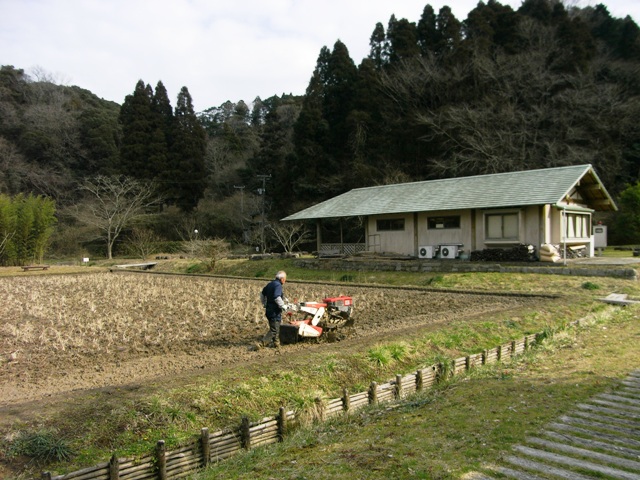 田んぼの準備始めました_a0123836_177535.jpg