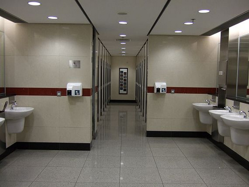 香港での大陸人のトイレマナー こんな場所で 鴛鴦茶餐廳 いんよんちゃ ちゃんてぃん 香港での大陸人のトイレマナー こんな場所で 鴛鴦茶餐廳 いんよんちゃ ちゃんてぃん