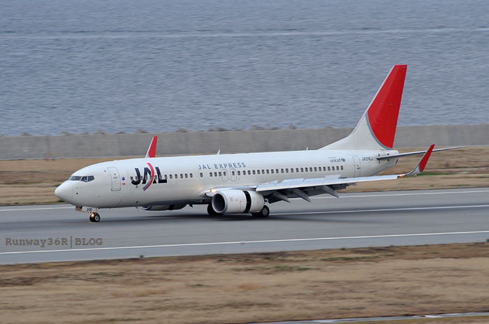 JAL JL3306  [神戸空港, UKB]_c0166094_2355070.jpg