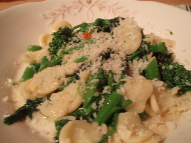 Orecchiette con cime de rapa_e0177330_356876.jpg