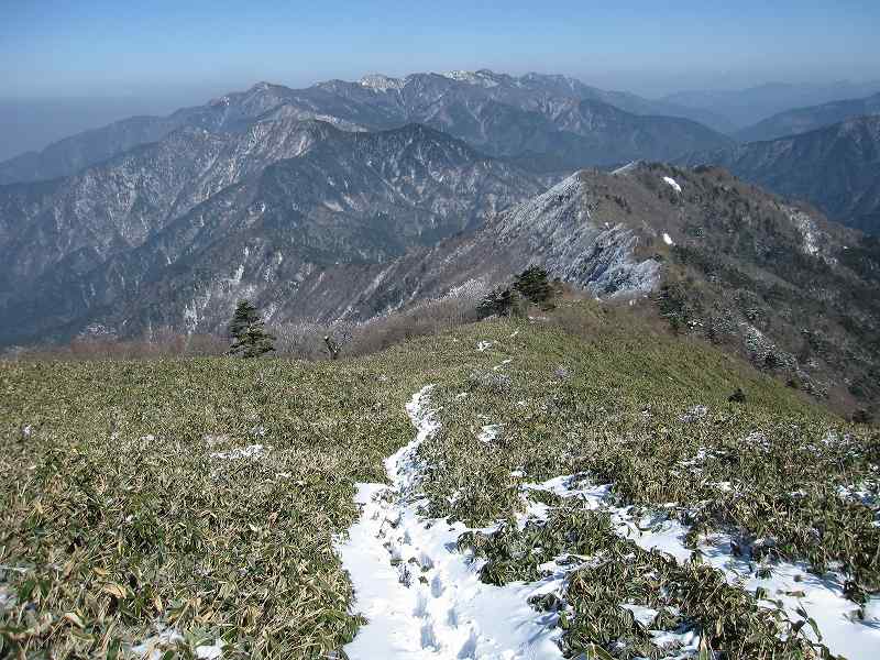 愛媛県　大永山トンネルから　ちち山・笹ヶ峰　　眺めが非常にいいです　_b0124306_20201292.jpg