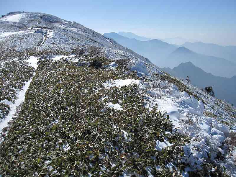 愛媛県　大永山トンネルから　ちち山・笹ヶ峰　　眺めが非常にいいです　_b0124306_226626.jpg