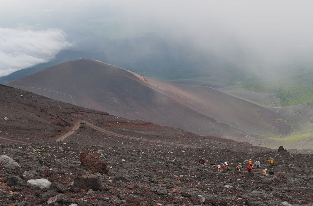 富士山の登山道_e0181828_0342012.jpg