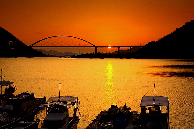 ”内海大橋に沈む夕陽”_a0140608_913114.jpg