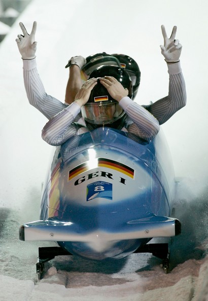 ”氷上のF1”:世界の強豪国のボブスレーたち_e0171614_23113745.jpg