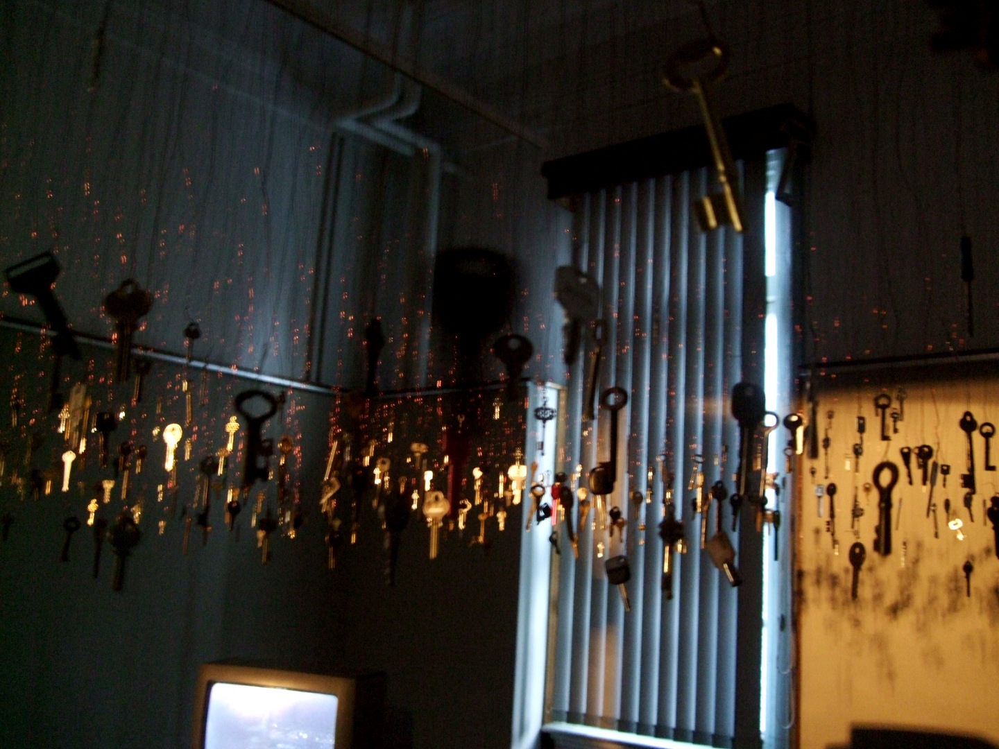 1208)　①資料館　「2009年度道教育大学岩見沢校　卒業展(5人の個展)」　終了・2月16日（火）～2月21日(日)_f0126829_11472253.jpg