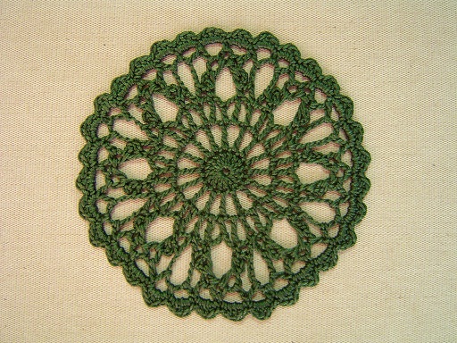 花車のドイリー 編み図付き コースター Crochet A Little