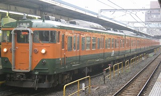 幕張車両センター113系S62編成がスカ色から湘南色に変更される_c0222209_20243051.jpg