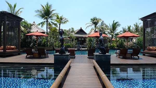 The St. Regis Bali Resort　　= Lagoon Pool =_c0102085_14423052.jpg