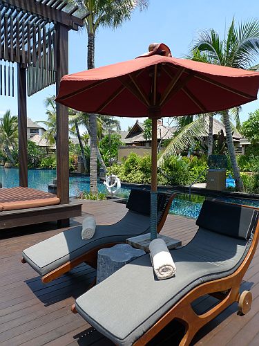 The St. Regis Bali Resort　　= Lagoon Pool =_c0102085_14425367.jpg