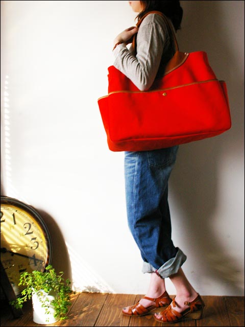 RHYTHM FOOTWEAR/RHYTHM ANOTHER DESIGNS [REVERSIBLE ROUND HANDLE TOTE BAG ]_f0051306_1814885.jpg