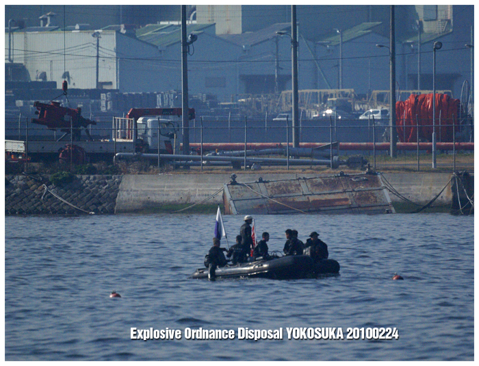 20100224『YOKOSUKA軍港めぐり』（tank area）掃海隊群水中処分員の皆様（1）_b0176417_2212665.jpg