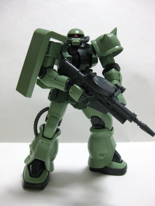 今日の玩具　（HGUC ザクIIF２型 ジオン軍仕様）その３_b0068615_318576.jpg