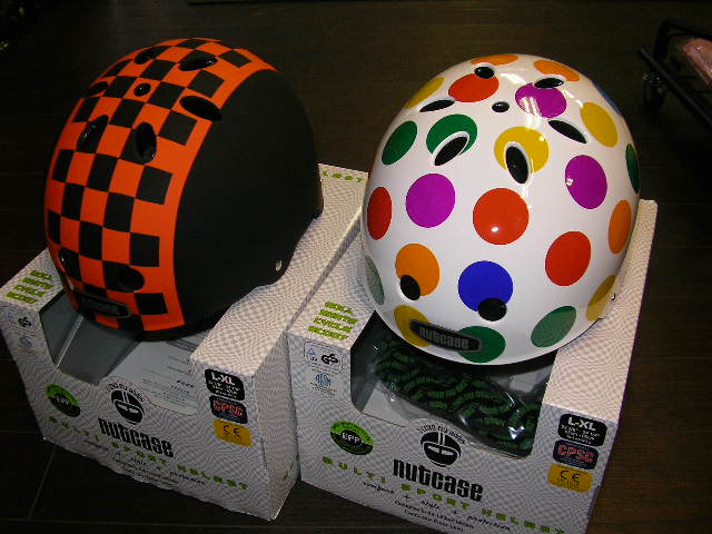 nutcase入荷しました!_b0189682_16322034.jpg