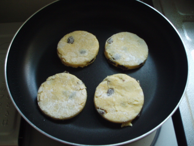 ＜イギリス菓子・レシピ＞ ウェルシュ・ケーキ【Welsh Cakes】_e0038047_21151213.jpg