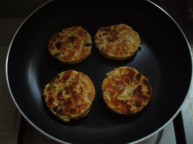 ＜イギリス菓子・レシピ＞ ウェルシュ・ケーキ【Welsh Cakes】_e0038047_21153492.jpg