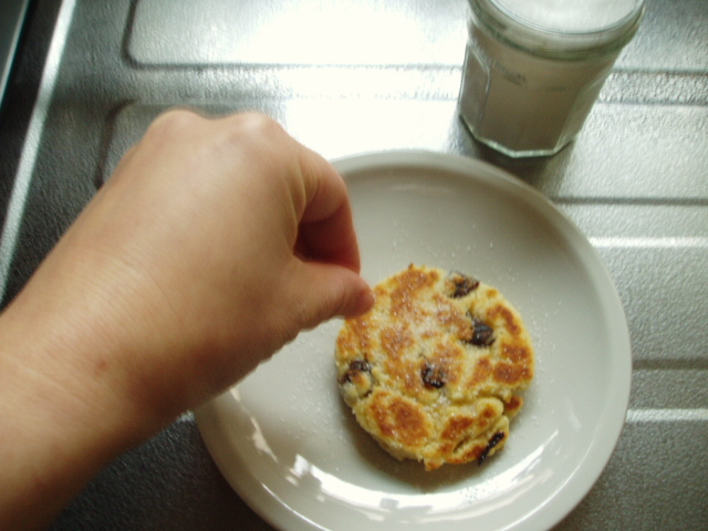 ＜イギリス菓子・レシピ＞ ウェルシュ・ケーキ【Welsh Cakes】_e0038047_21155777.jpg