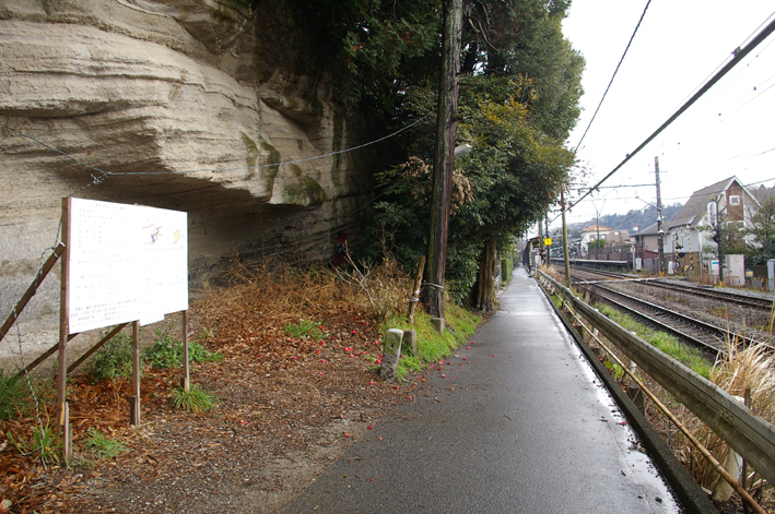 北鎌倉洞門山宅地開発、施主が小俣組に変更（10・2・23）_c0014967_1022717.jpg