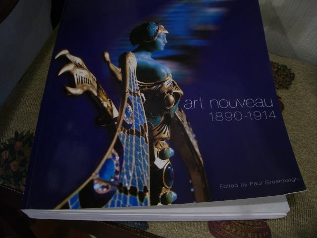 アール・ヌーボーの象徴........_d0127182_1524129.jpg