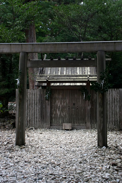 長由介（ながゆけ）神社_e0126186_2020171.jpg