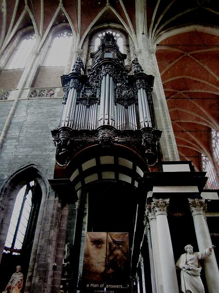 ゲントにて　３　カテドラル　　　　　　Catedral de Gent_b0064411_2574240.jpg