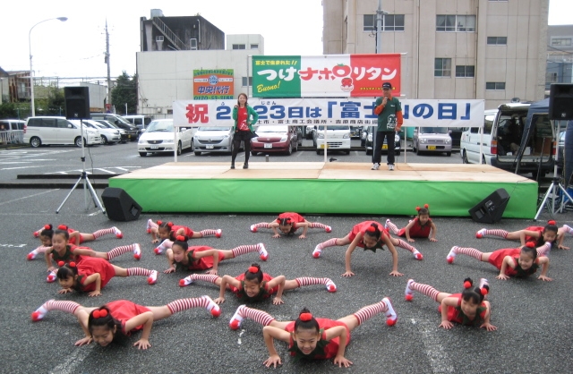 雨降って。。。リンリンナポリン～♪　つけナポリタンまつり！！_b0093221_8153041.jpg